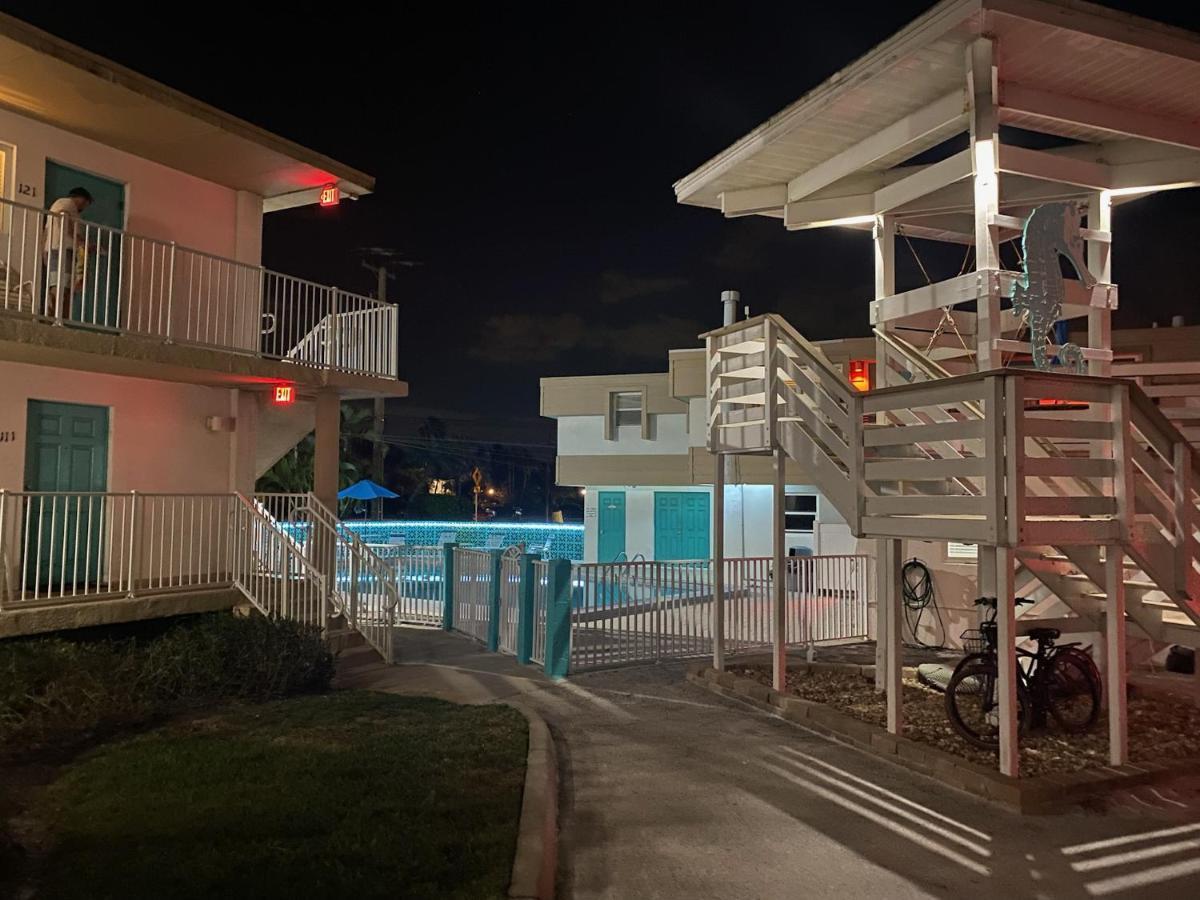 Carousel Beach Inn Fort Myers Beach Exterior foto