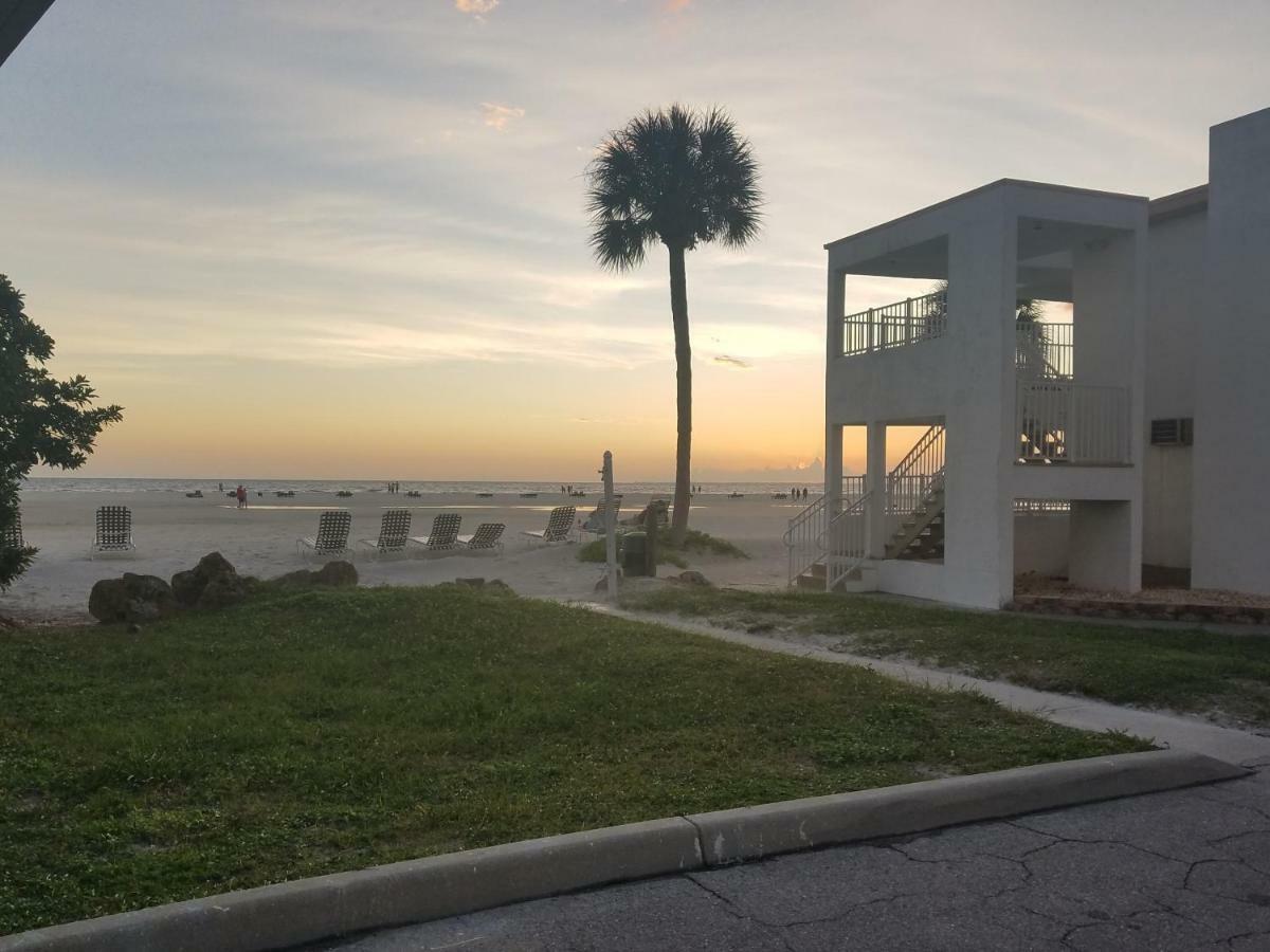 Carousel Beach Inn Fort Myers Beach Exterior foto